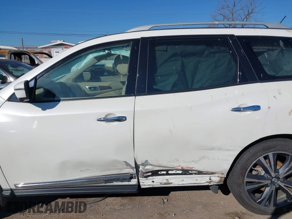 2018 Nissan Pathfinder SV with VIN 5N1DR2MN8JC618011, listed as a IAAI auction lot 41482884 with 113,915 mi miles. Bid and sale history available at carsss.com. Image 6.