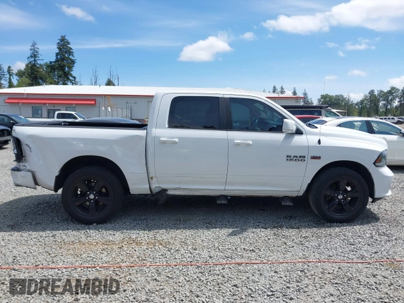 2015 Ram 1500 Sport z VIN 1C6RR7MT7FS601470, wystawiony jako IAAI lot #42334149 z przebiegiem 114 056 mil mil oraz . Historia ofert i sprzedaży dostępna na DreamBid. Obrazek 14.