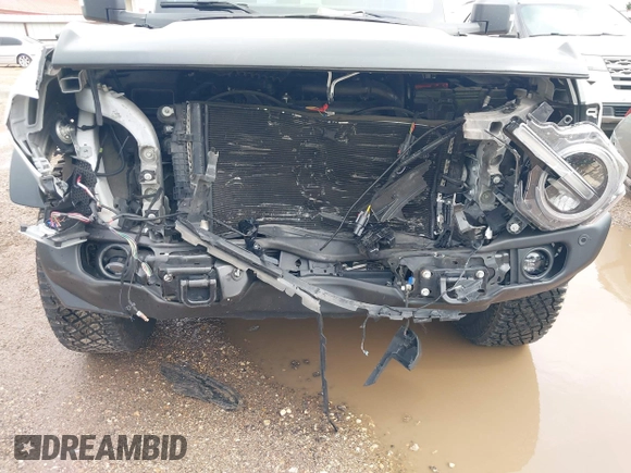 2023 Ford Bronco z VIN 1FMEE5DP2PLB16493, wystawiony jako IAAI lot #42507079 z przebiegiem 59 656 mil mil oraz . Historia ofert i sprzedaży dostępna na DreamBid. Obrazek 6.