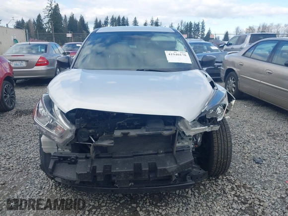 2020 Nissan Kicks S z VIN 3N1CP5BV6LL492817, wystawiony jako IAAI lot #41940178 z przebiegiem 52 327 mil mil oraz . Historia ofert i sprzedaży dostępna na DreamBid. Obrazek 13.