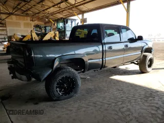 2003 Chevrolet Silverado 1500HD LT z VIN 1GCGK13U33F162400, wystawiony jako Copart lot #73840764 z przebiegiem 204 912 mil mil oraz Szkoda całkowita • Salvage title. Historia ofert i sprzedaży dostępna na DreamBid. Obrazek 3.