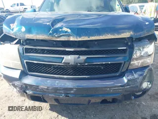 2007 Chevrolet Avalanche LTZ z VIN 3GNFK12367G124840, wystawiony jako IAAI lot #42222824 z przebiegiem 210 763 mil mil oraz . Historia ofert i sprzedaży dostępna na DreamBid. Obrazek 6.