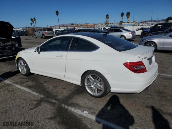 2015 Mercedes-Benz C-Class C 250 with VIN WDDGJ4HB3FG369353, listed as a Copart auction lot 88438815 with 200,335 mi miles and Clean Title. Bid and sale history available at carsss.com. Image 2.