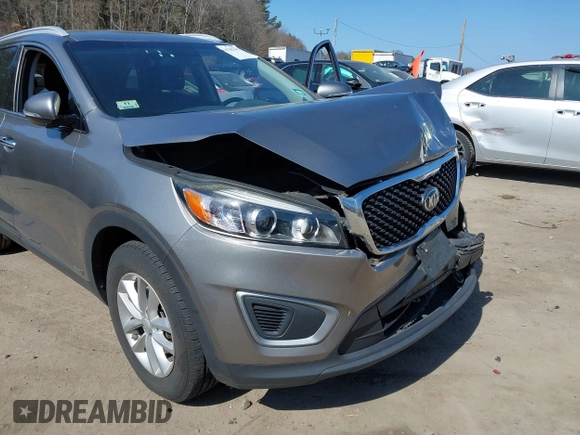2017 Kia Sorento LX z VIN 5XYPGDA36HG267353, wystawiony jako IAAI lot #41785397 z przebiegiem 126 629 mil mil oraz . Historia ofert i sprzedaży dostępna na DreamBid. Obrazek 6.