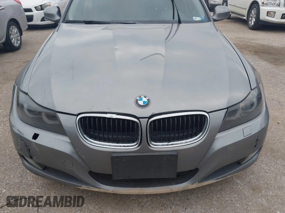 2011 BMW 3 Series 328i xDrive with VIN WBAPK7G55BNN86328, listed as a IAAI auction lot 41221578 with 219,388 mi miles. Bid and sale history available at carsss.com. Image 10.