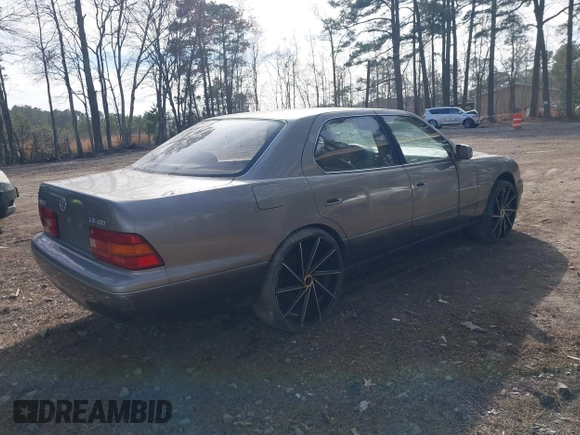 1995 Lexus LS 400 z VIN JT8UF22E9S0018339, wystawiony jako IAAI lot #41848747 z przebiegiem Nie podano mil oraz . Historia ofert i sprzedaży dostępna na DreamBid. Obrazek 4.
