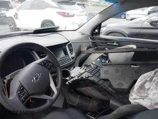 2017 Hyundai Tucson SE Plus with VIN KM8J33A47HU587053, listed as a IAAI auction lot 41516450 with 1 mi miles. Bid and sale history available at carsss.com. Image 5.