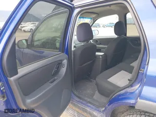 2005 Ford Escape XLT with VIN 1FMYU93155KB49222, listed as a IAAI auction lot 42055463 with 208,866 mi miles. Bid and sale history available at carsss.com. Image 8.