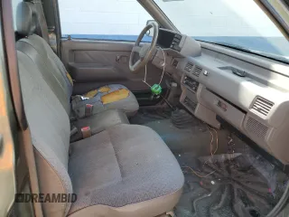 1994 Isuzu Pickup S z VIN JAACL11L2R7221226, wystawiony jako Copart lot #59027295 z przebiegiem 129 494 mil mil oraz Tytuł czysty. Historia ofert i sprzedaży dostępna na DreamBid. Obrazek 10.