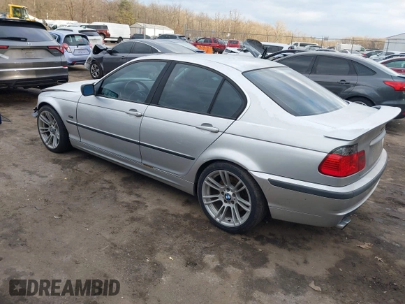 2001 BMW 3 Series 330i with VIN WBAAV53421JS90915, listed as a IAAI auction lot 41633836 with 215,109 mi miles. Bid and sale history available at carsss.com. Image 3.