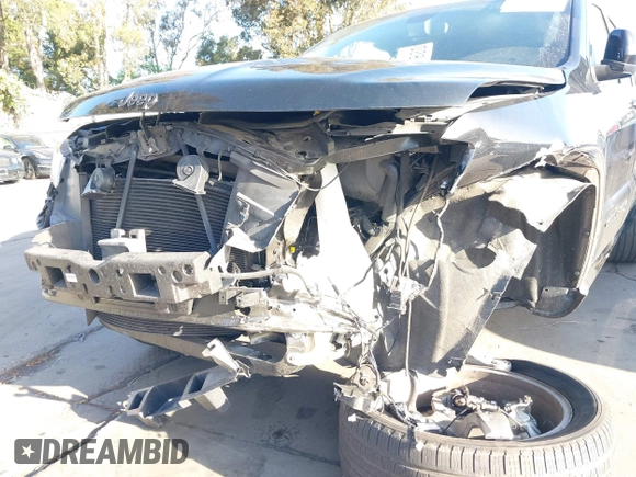 2020 Jeep Grand Cherokee Limited with VIN 1C4RJEBG8LC392319, listed as a IAAI auction lot 41948415 with 32,450 mi miles and . Bid and sale history available at DreamBid. Image 6.