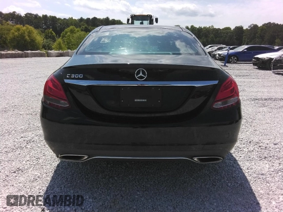 2016 Mercedes-Benz C 300 z VIN 55SWF4JB8GU130165, wystawiony jako Copart lot #57266935 z przebiegiem 177 061 mil mil oraz Czysty tytuł • Clean title. Historia ofert i sprzedaży dostępna na DreamBid. Obrazek 6.