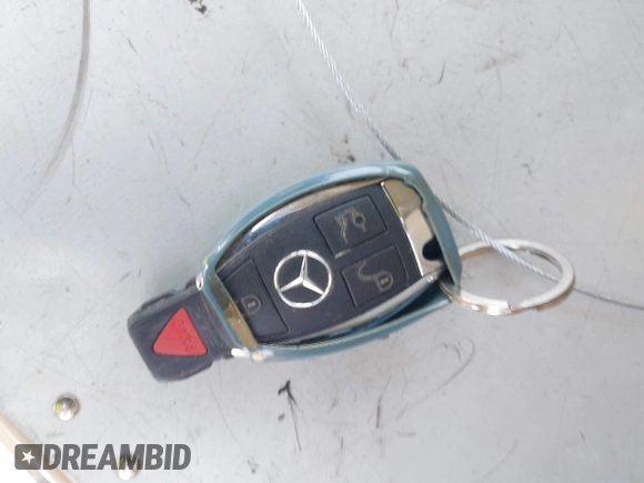 2013 Mercedes-Benz C 300 Sport z VIN WDDGF8AB1DR256537, wystawiony jako IAAI lot #42356297 z przebiegiem 111 496 mil mil oraz . Historia ofert i sprzedaży dostępna na DreamBid. Obrazek 11.