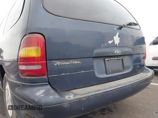 1998 Ford Windstar Wagon LX with VIN 2FMZA514XWBD76243, listed as a IAAI auction lot 41523697 with 191,525 mi miles. Bid and sale history available at carsss.com. Image 6.