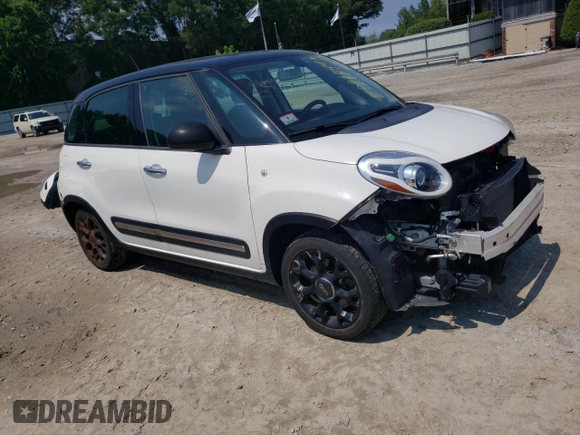 2015 FIAT 500L Urbana Trekking with VIN ZFBCFADH3FZ036290, listed as a Copart auction lot 69063734 with 19,312 mi miles and Non Repairable. Bid and sale history available at carsss.com. Image 4.