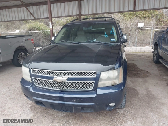 2011 Chevrolet Avalanche LT with VIN 3GNMCFE06BG133808, listed as a IAAI auction lot 41605369 with 304,317 mi miles. Bid and sale history available at carsss.com. Image 12.