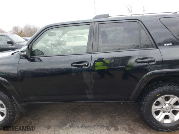 2019 Toyota 4Runner SR5 with VIN JTEBU5JR8K5700020, listed as a IAAI auction lot 41691677 with 70,562 mi miles. Bid and sale history available at carsss.com. Image 15.