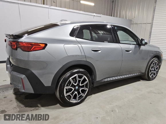 2025 BMW X2 xDrive28i with VIN WBX63GM02S5087526, listed as a Copart auction lot 49742665 with 8,605 mi miles and Clean Title. Bid and sale history available at carsss.com. Image 3.