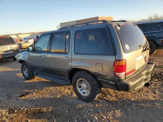 1999 Mercury Mountaineer z VIN 4M2ZU55P7XUJ42065, wystawiony jako Copart lot #85194624 z przebiegiem 304 261 mil mil oraz Szkoda całkowita • Salvage title. Historia ofert i sprzedaży dostępna na DreamBid. Obrazek 2.