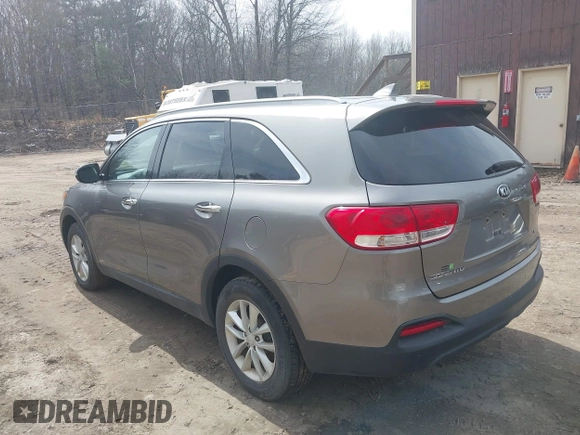 2018 Kia Sorento LX with VIN 5XYPGDA36JG403695, listed as a IAAI auction lot 42018100 with 111,059 mi miles. Bid and sale history available at carsss.com. Image 3.