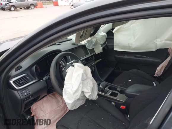 2020 Kia Optima LX z VIN 5XXGT4L39LG448999, wystawiony jako IAAI lot #41620968 z przebiegiem 69 431 mil mil oraz . Historia ofert i sprzedaży dostępna na DreamBid. Obrazek 5.