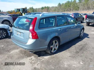 2008 Volvo V50 2.5T R-Design with VIN YV1MJ672182420949, listed as a IAAI auction lot 41992683 with 241,077 mi miles. Bid and sale history available at carsss.com. Image 4.