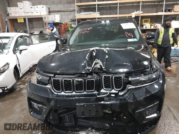2023 Jeep Grand Cherokee Altitude with VIN 1C4RJHAG8P8709690, listed as a IAAI auction lot 41408724 with 32,972 mi miles and . Bid and sale history available at DreamBid. Image 12.