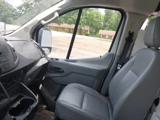 2018 Ford Transit с VIN 1FTYR1ZM8JKA50770, выставлен на аукционе IAAI как лот 42422460 с пробегом 148 735 миль миль и . История ставок и продаж доступна на DreamBid. Изображение 5.
