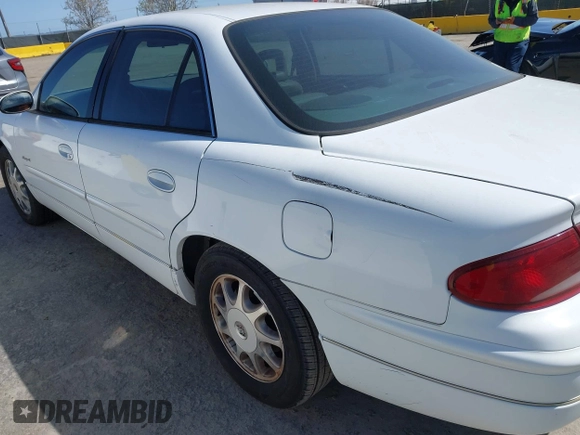 1999 Buick Regal LS with VIN 2G4WB52K7X1460993, listed as a IAAI auction lot 41984755 with 173,172 mi miles. Bid and sale history available at carsss.com. Image 6.