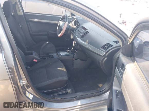 2012 Mitsubishi Lancer SE z VIN JA32V2FW5CU017227, wystawiony jako IAAI lot #42439904 z przebiegiem 110 744 mil mil oraz . Historia ofert i sprzedaży dostępna na DreamBid. Obrazek 5.