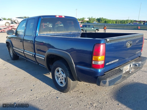 2000 Chevrolet Silverado 1500 LS with VIN 2GCEC19T6Y1319371, listed as a IAAI auction lot 42056328 with 177,762 mi miles. Bid and sale history available at carsss.com. Image 3.