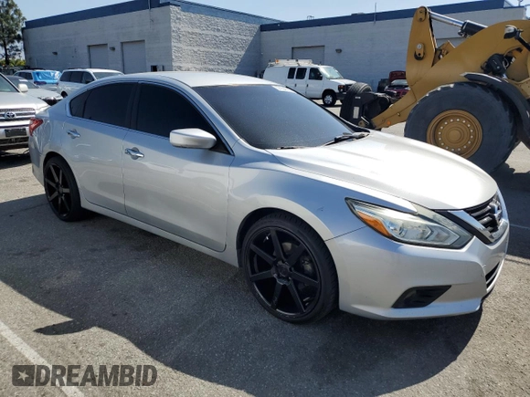 2017 Nissan Altima SL with VIN 1N4AL3APXHC232386, listed as a Copart auction lot 57254795 with 165,177 mi miles and Salvage title. Bid and sale history available at DreamBid. Image 4.