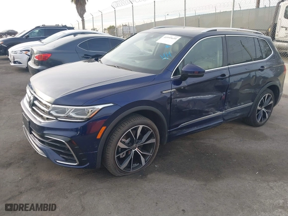 2022 Volkswagen Tiguan SEL R-Line with VIN 3VV4B7AX3NM154238, listed as a IAAI auction lot 40995659 with 23,437 mi miles. Bid and sale history available at carsss.com. Image 17.