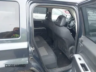 2008 Jeep Patriot Sport with VIN 1J8FF28W48D660679, listed as a IAAI auction lot 41496864 with 163,637 mi miles. Bid and sale history available at carsss.com. Image 8.