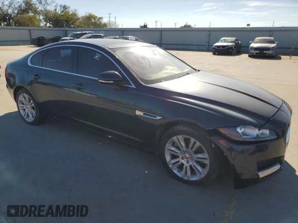 2016 Jaguar XF 35t Premium z VIN SAJBD4BV9GCY24246, wystawiony jako Copart lot #80526534 z przebiegiem Nie podano mil oraz Czysty tytuł • Clean title. Historia ofert i sprzedaży dostępna na DreamBid. Obrazek 4.