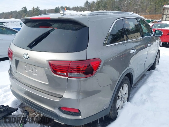 2019 Kia Sorento LX with VIN 5XYPGDA34KG553063, listed as a IAAI auction lot 41483547 with 89,441 mi miles. Bid and sale history available at carsss.com. Image 4.