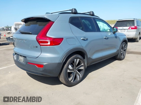 2023 Volvo XC40 Ultimate Dark Theme z VIN YV4L12UX9P2060819, wystawiony jako IAAI lot #42101069 z przebiegiem 24 171 mil mil oraz . Historia ofert i sprzedaży dostępna na DreamBid. Obrazek 4.