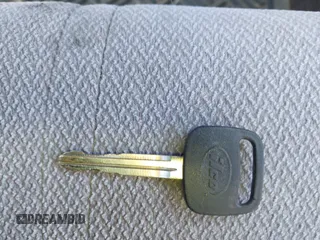 1995 Toyota Camry LE z VIN JT2SK12E0S0286848, wystawiony jako IAAI lot #41862969 z przebiegiem 220 923 mil mil oraz . Historia ofert i sprzedaży dostępna na DreamBid. Obrazek 11.