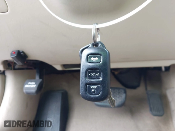 2001 Toyota Avalon XL with VIN 4T1BF28B31U158301, listed as a IAAI auction lot 41748763 with 192,762 mi miles and . Bid and sale history available at DreamBid. Image 11.
