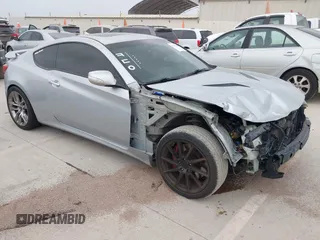 2013 Hyundai Genesis Coupe Track z VIN KMHHU6KJ6DU083587, wystawiony jako IAAI lot #42307625 z przebiegiem 135 247 mil mil oraz . Historia ofert i sprzedaży dostępna na DreamBid. Obrazek 1.