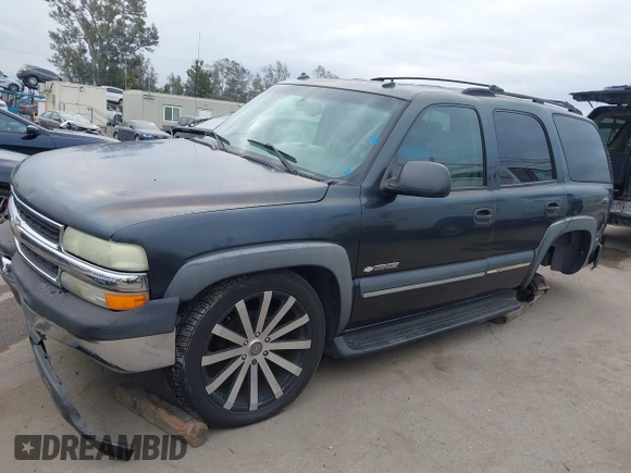 2003 Chevrolet Tahoe LS with VIN 1GNEC13T73R297770, listed as a IAAI auction lot 42071895 with 215,848 mi miles. Bid and sale history available at carsss.com. Image 20.