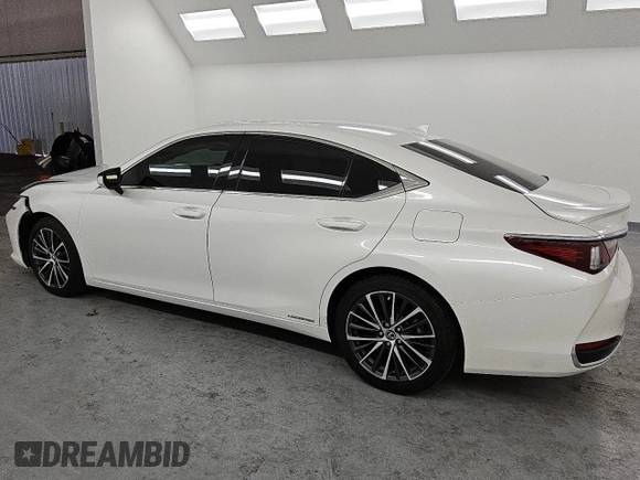 2022 Lexus ES 300h z VIN 58ADA1C18NU020705, wystawiony jako Copart lot #47901355 z przebiegiem 27 507 mil mil oraz Czysty tytuł • Clean title. Historia ofert i sprzedaży dostępna na DreamBid. Obrazek 2.