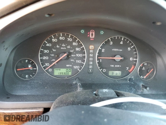 2003 Subaru Legacy Outback VDC with VIN 4S3BH896137657165, listed as a Copart auction lot 83598994 with 139,300 mi miles and Salvage title. Bid and sale history available at DreamBid. Image 9.
