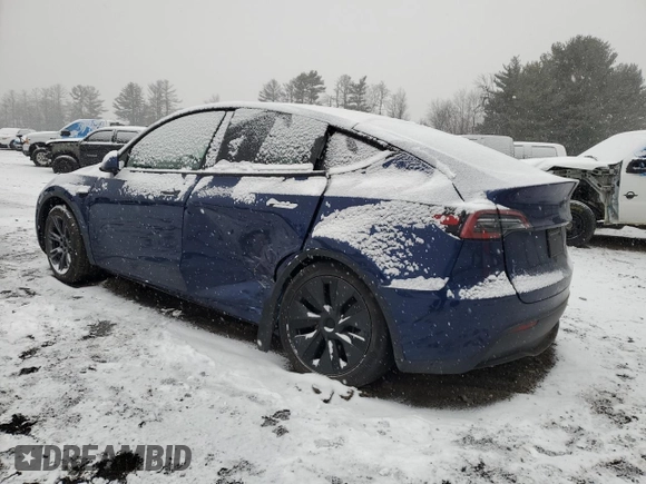 2024 Tesla Model Y Long Range with VIN 7SAYGAEE0RF184074, listed as a Copart auction lot 44333645 with 11,403 mi miles and Salvage Title. Bid and sale history available at DreamBid. Image 2.