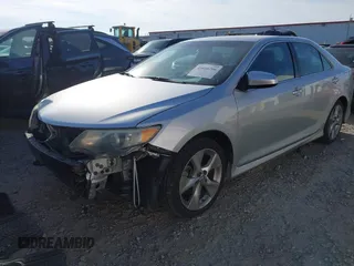 2012 Toyota Camry SE with VIN 4T1BK1FK8CU018613, listed as a IAAI auction lot 41016706 with 132,794 mi miles. Bid and sale history available at carsss.com. Image 2.