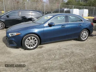 2022 Mercedes-Benz A 220 z VIN W1K3G4FBXNJ369674, wystawiony jako Copart lot #51852775 z przebiegiem 22 451 mil mil oraz Szkoda całkowita • Salvage title. Historia ofert i sprzedaży dostępna na DreamBid. Obrazek 1.