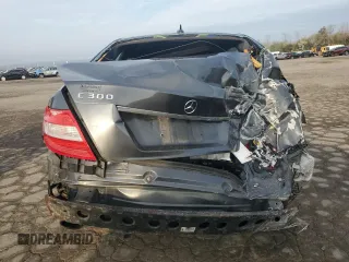 2010 Mercedes-Benz C 300 Sport z VIN WDDGF8BB5AF425972, wystawiony jako Copart lot #54118115 z przebiegiem Nie podano mil oraz Szkoda całkowita • Salvage title. Historia ofert i sprzedaży dostępna na DreamBid. Obrazek 6.