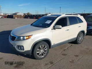 2011 Kia Sorento EX with VIN 5XYKUDA20BG088789, listed as a IAAI auction lot 41885949 with 207,354 mi miles. Bid and sale history available at carsss.com. Image 2.