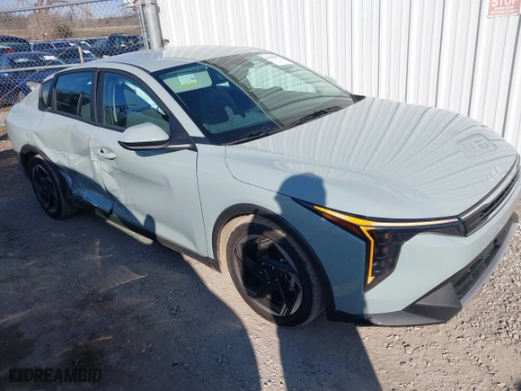 2025 Kia K4 EX with VIN 3KPFU4DE0SE038544, listed as a IAAI auction lot 41305887 with 1,729 mi miles. Bid and sale history available at carsss.com. Image 13.