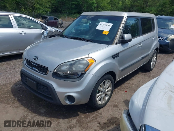 2013 Kia Soul + z VIN KNDJT2A66D7525412, wystawiony jako IAAI lot #42177636 z przebiegiem 67 310 mil mil oraz . Historia ofert i sprzedaży dostępna na DreamBid. Obrazek 2.